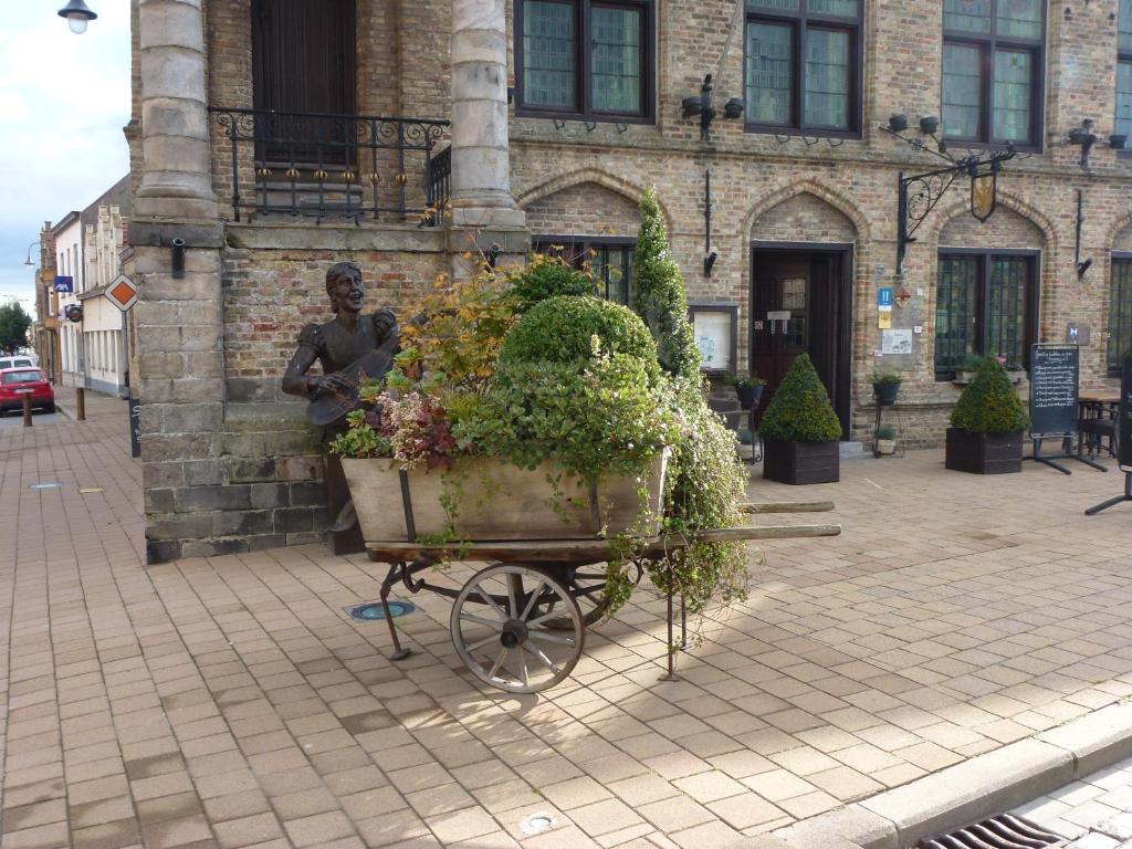 Hotel Restaurant Stadhuis Lo-Reninge Exterior foto